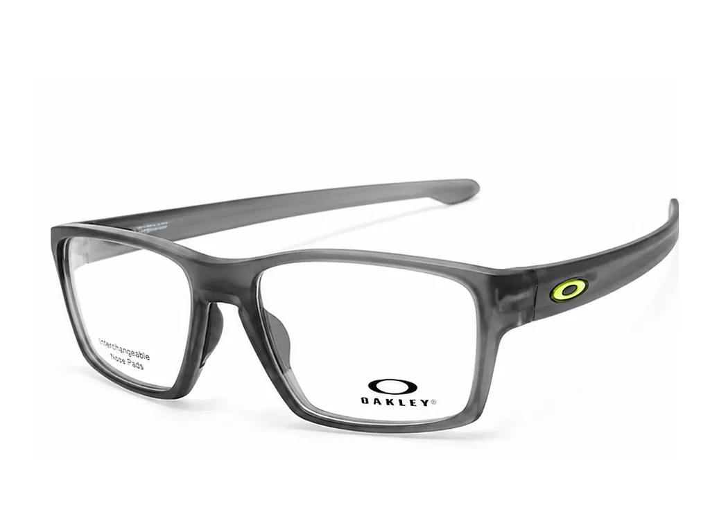 oakley_nen_trang_anh_2.webp