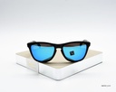 OAKLEY