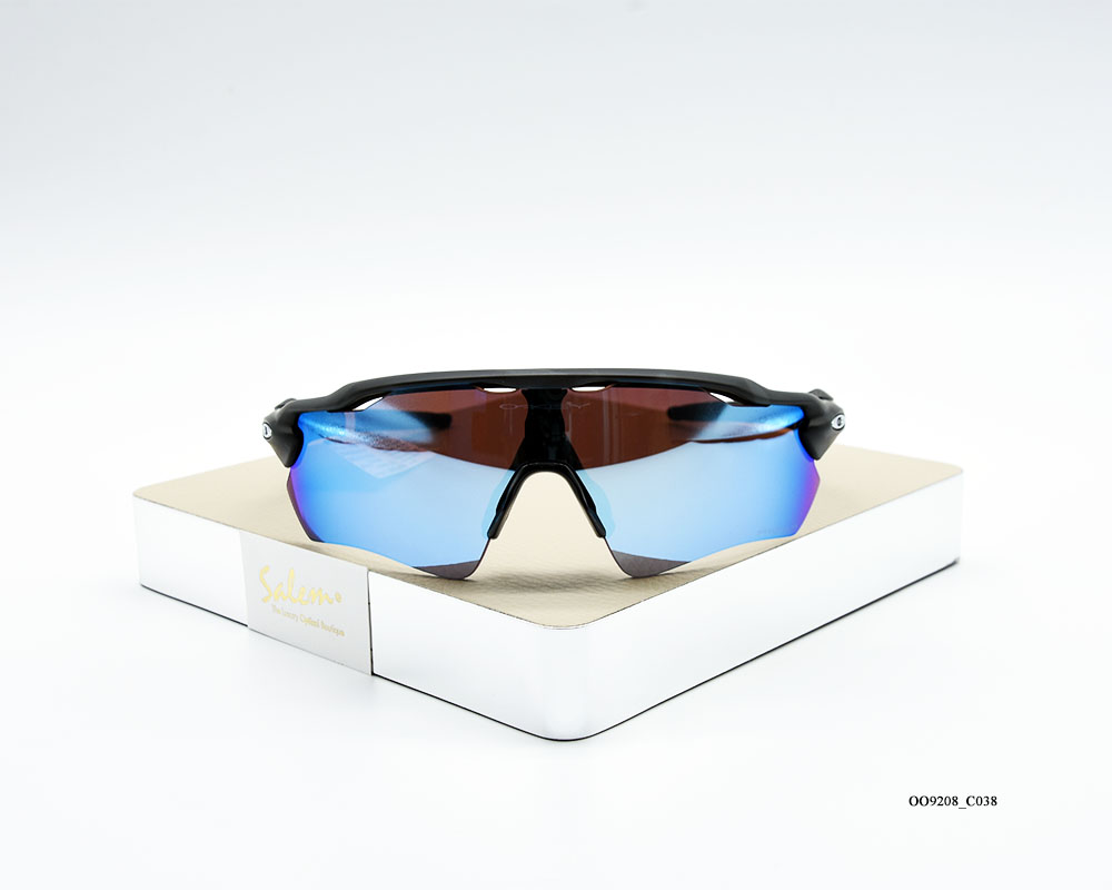 OAKLEY