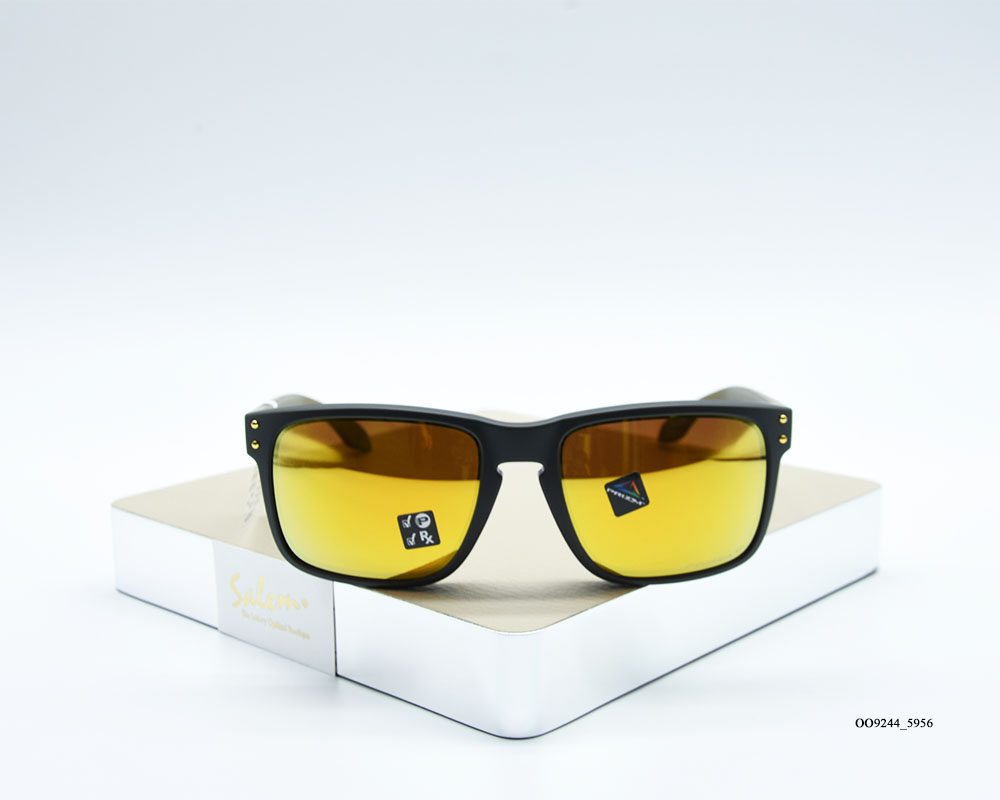 OAKLEY