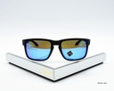 OAKLEY