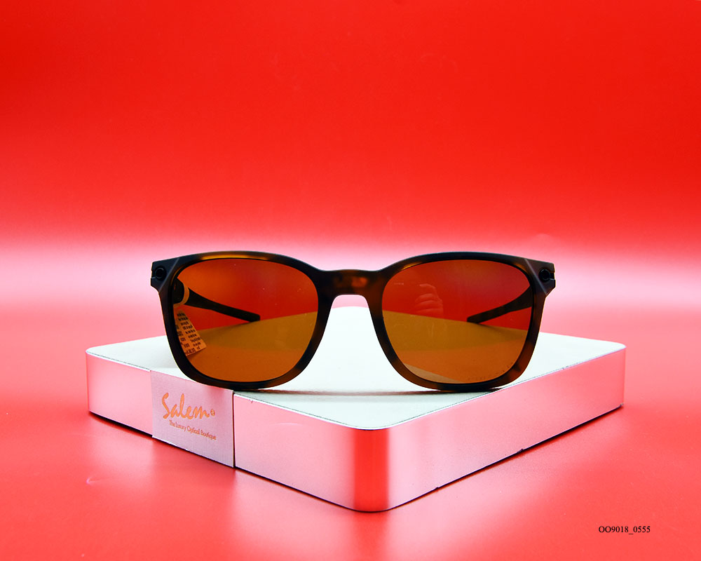 OAKLEY