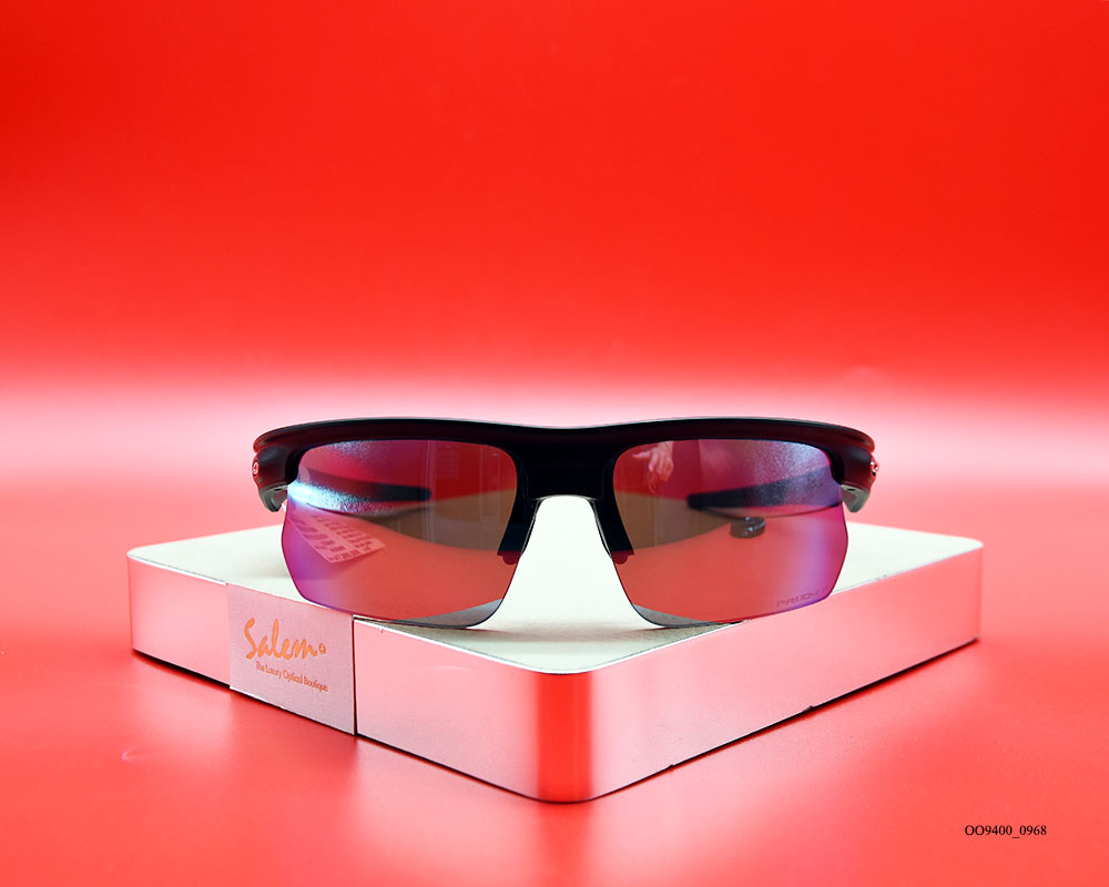 OAKLEY